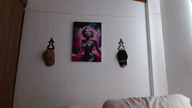 Crystal Star  online show from April 2026 06:10:01 PM