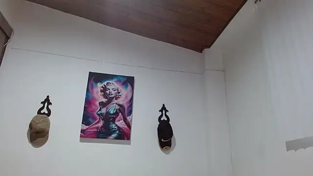 Crystal Star  online show from April 2026 11:06:01 PM