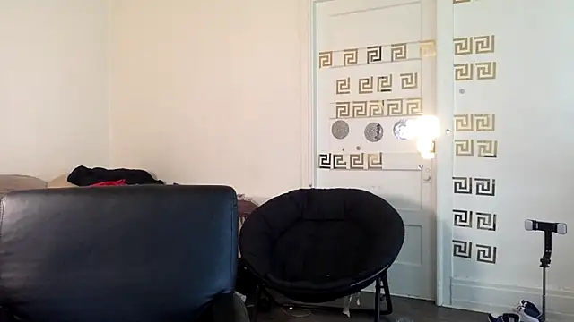 Diodre Benyoon online show from April 2026 07:29:01 PM