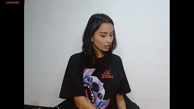 Gia Lee online show from November 2025 02:33:02 AM