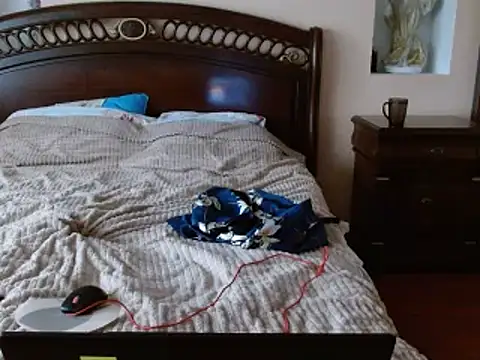 Crystal00Girl online show from November 2025 12:27:01 PM