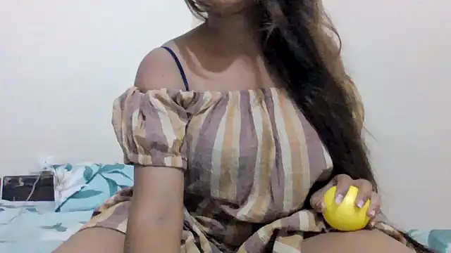 Snapshot of Little_toy_girl chatting on July 2026 05:43:02 AM Little toy girl online show from July 2026 05:43:02 AM