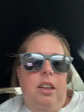 hornykitty1210 online show from November 2025 08:09:01 PM