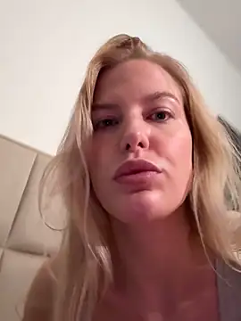 Chloemillerrxx online show from September 2025 01:49:01 AM