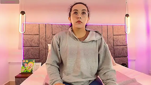 alehia cute online show from October 2025 01:25:02 PM