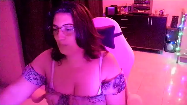 Snapshot of lina_maria99 chatting on April 2026 02:27:02 AM lina maria99 online show from April 2026 02:27:02 AM