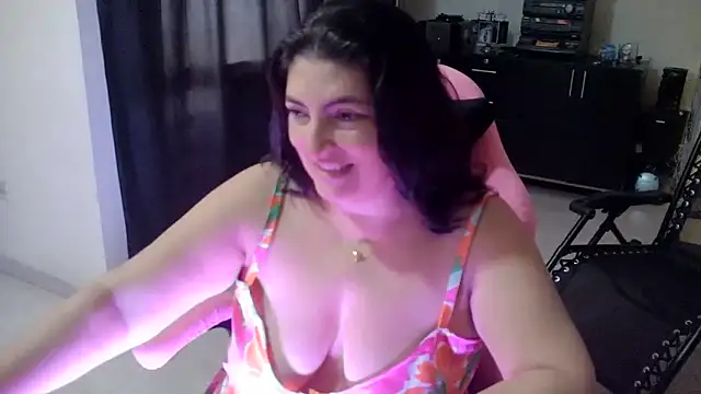 Snapshot of lina_maria99 chatting on May 2026 04:23:02 PM lina maria99 online show from May 2026 04:23:02 PM