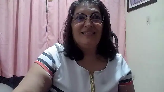 Snapshot of lina_maria99 chatting on May 2026 01:11:02 AM lina maria99 online show from May 2026 01:11:02 AM
