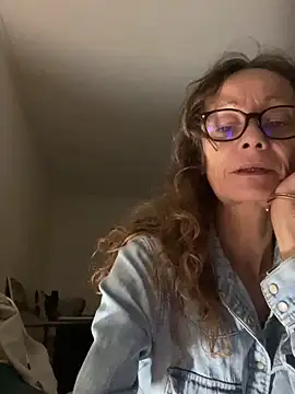 Chris06d22xh online show from September 2025 06:53:02 PM