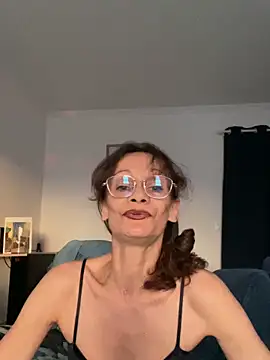 Snapshot of Chris06d22@xh chatting on June 2026 07:05:02 PM Chris06d22xh online show from June 2026 07:05:02 PM