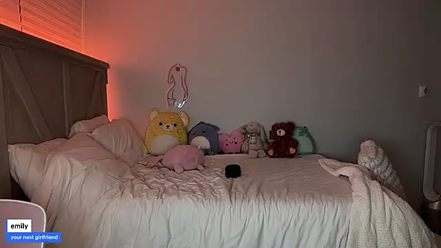 Snapshot of emmyfawn chatting on September 2025 02:33:02 AM emmyfawn online show from September 2025 02:33:02 AM