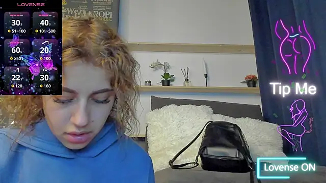 MaddieRay online show from September 2025 07:28:01 PM