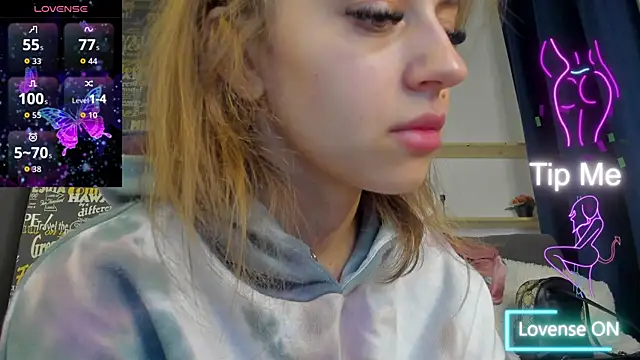 MaddieRay online show from October 2025 07:33:02 PM