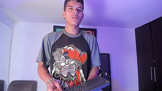 wyatt 3 online show from November 2025 12:27:02 PM