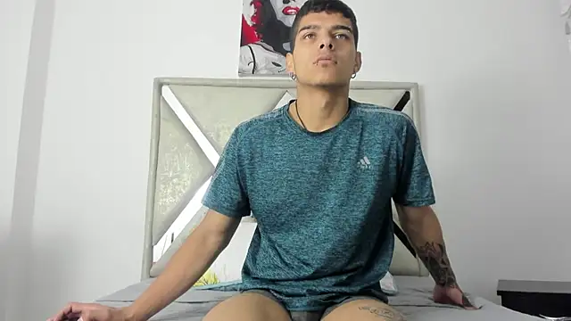 wyatt 3 online show from December 2025 01:05:02 PM