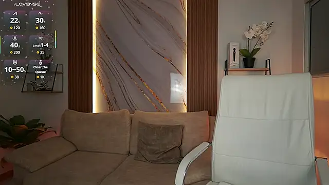 MilaCrave online show from November 2025 11:43:02 AM