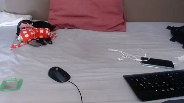 TALLHORNYBEAR online show from September 2025 04:05:02 AM