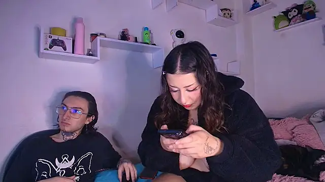 annyharriis online show from April 2026 06:52:01 PM