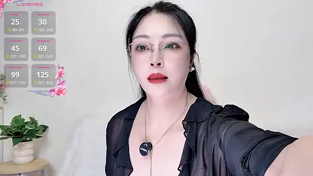 Snapshot of Hua_Hua_0 chatting on September 2025 08:25:01 AM Hua Hua 0 online show from September 2025 08:25:01 AM
