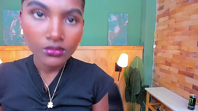 halleylorens online show from March 2026 07:25:01 PM