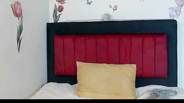 angelyxs online show from December 2025 08:29:01 PM