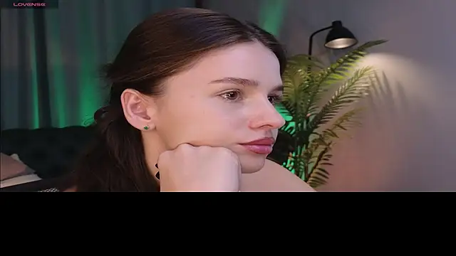 Olivia Farrell online show from October 2025 12:49:02 PM