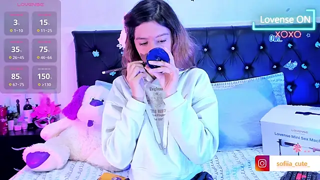 Sofiia cute  online show from April 2026 01:41:02 AM