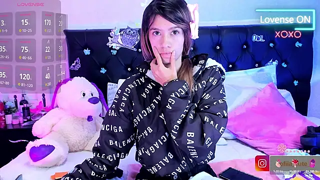 Sofiia cute  online show from April 2026 04:46:02 AM