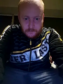 svenni2525 online show from November 2025 10:20:02 PM