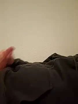 svenni2525 online show from December 2025 06:48:01 PM