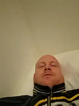 svenni2525 online show from January 2026 07:41:02 PM