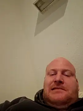 svenni2525 online show from April 2026 11:07:02 AM