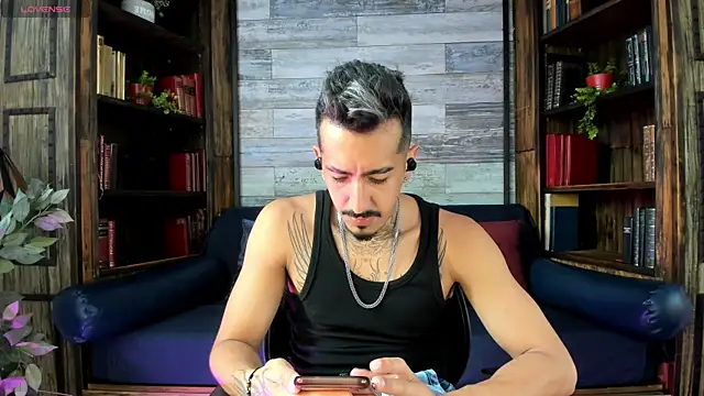 Donovan Desmond online show from April 2026 07:15:02 PM