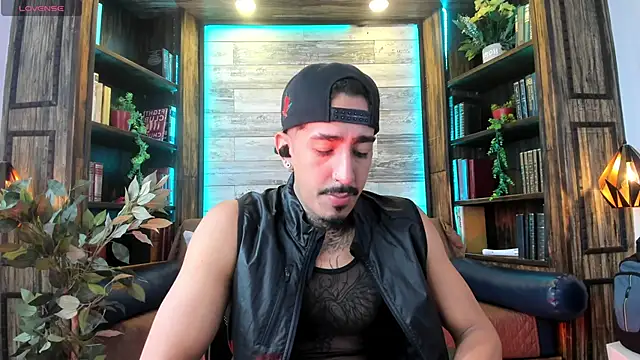 Snapshot of Donovan_Desmond chatting on June 2026 07:41:01 PM Donovan Desmond online show from June 2026 07:41:01 PM