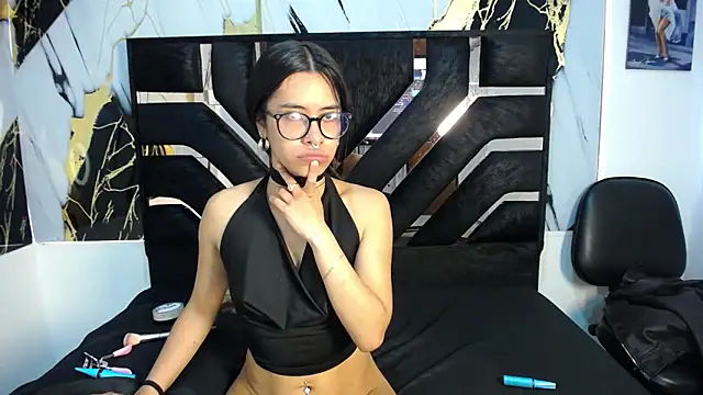 Miahotcs1 online show from February 2026 02:32:01 PM