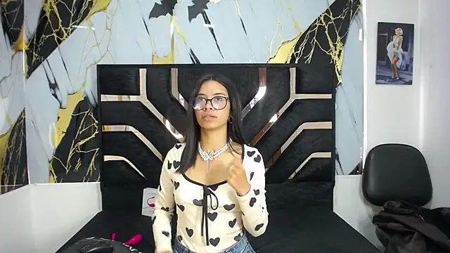 Miahotcs1 online show from February 2026 02:10:01 PM