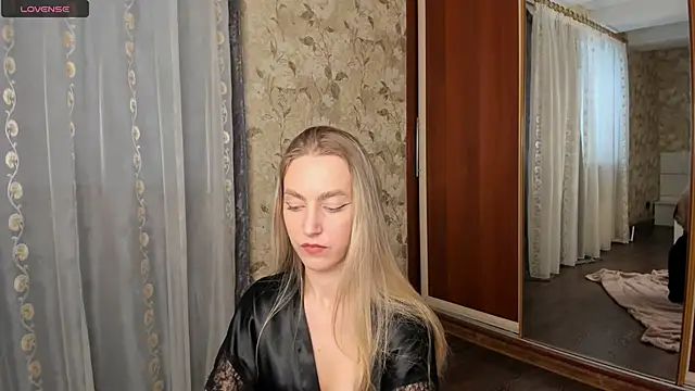 Snapshot of mishapallmer chatting on November 2025 09:53:02 AM mishapallmer online show from November 2025 09:53:02 AM