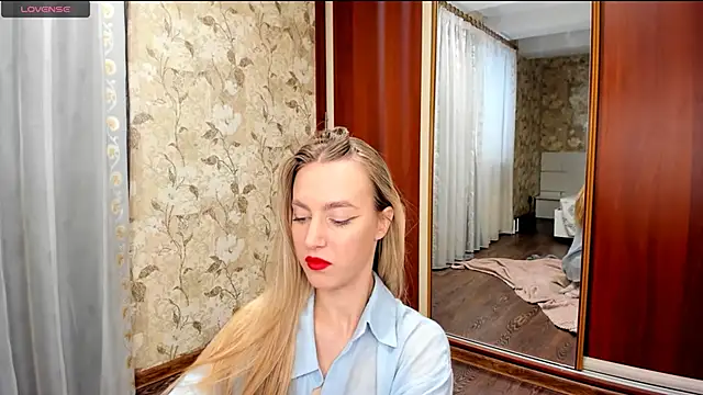 Snapshot of mishapallmer chatting on November 2025 09:23:01 AM mishapallmer online show from November 2025 09:23:01 AM