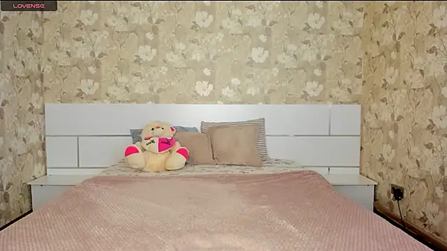 Snapshot of mishapallmer chatting on December 2025 08:52:02 AM mishapallmer online show from December 2025 08:52:02 AM