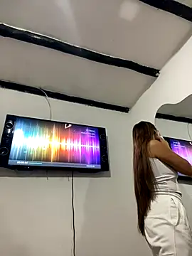 Sara-cooper2 online show from October 2025 01:03:02 PM