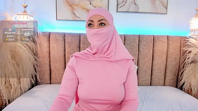 Snapshot of azza__ chatting on September 2025 11:55:02 AM azza online show from September 2025 11:55:02 AM