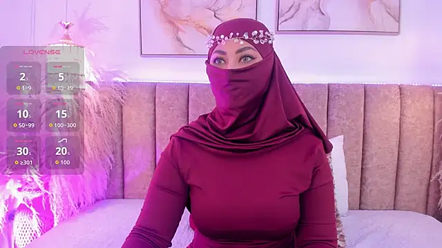 Snapshot of azza__ chatting on September 2025 12:10:02 PM azza online show from September 2025 12:10:02 PM