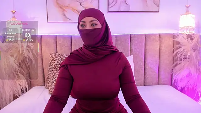 Snapshot of azza__ chatting on October 2025 12:13:02 PM azza online show from October 2025 12:13:02 PM