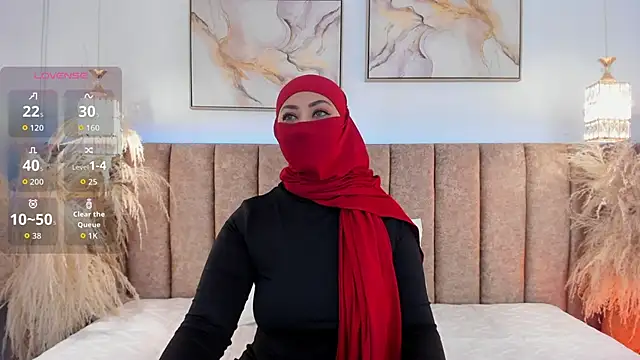 Snapshot of azza__ chatting on October 2025 12:28:01 PM azza online show from October 2025 12:28:01 PM