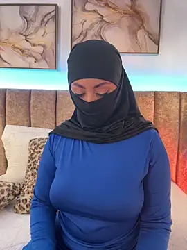 Snapshot of azza__ chatting on October 2025 04:36:02 PM azza online show from October 2025 04:36:02 PM