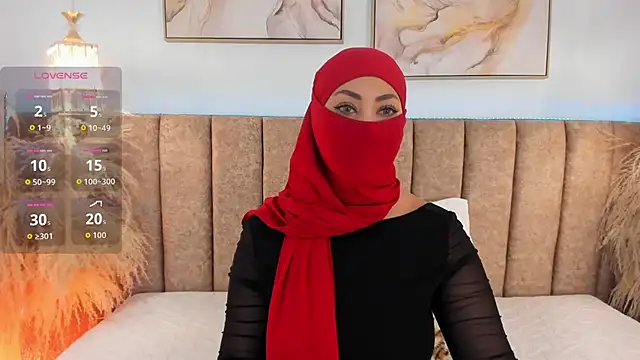 Snapshot of azza__ chatting on November 2025 12:05:02 PM azza online show from November 2025 12:05:02 PM