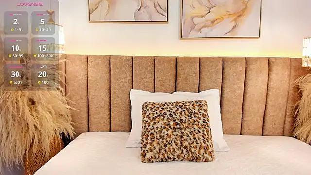 Snapshot of azza__ chatting on November 2025 11:35:01 AM azza online show from November 2025 11:35:01 AM