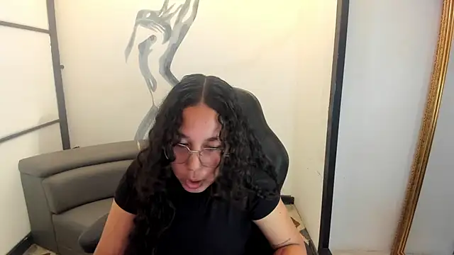 Noahsmitth  online show from October 2025 04:21:01 AM