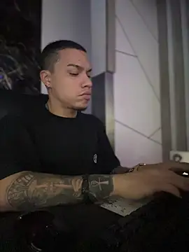 AlphaMasterXxx online show from November 2025 11:46:02 AM