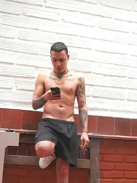 AlphaMasterXxx online show from June 2026 02:33:01 PM